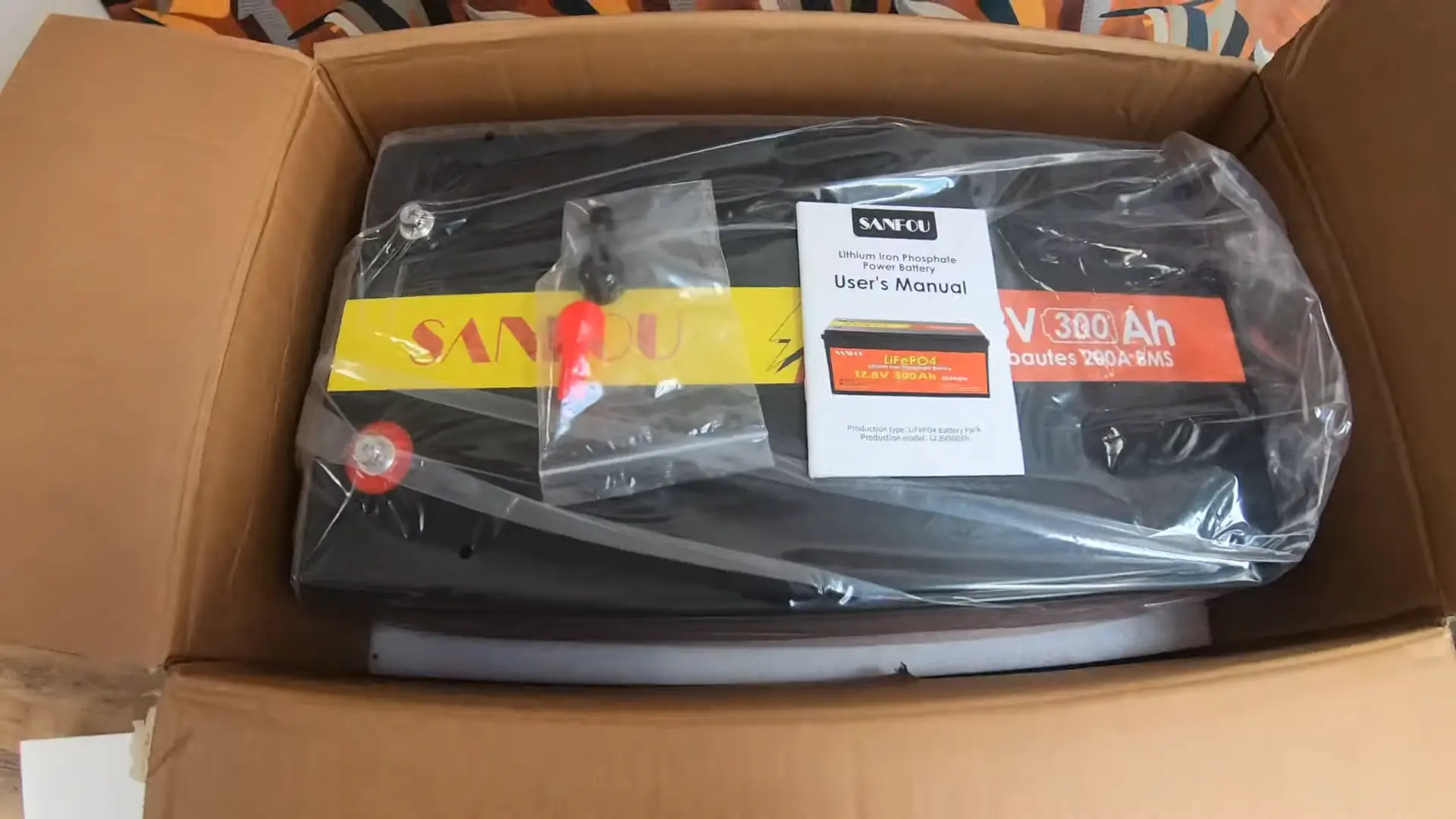 Déballage et contenu de l’emballage Batterie Lithium LiFePo4 300Ah SANFOU 