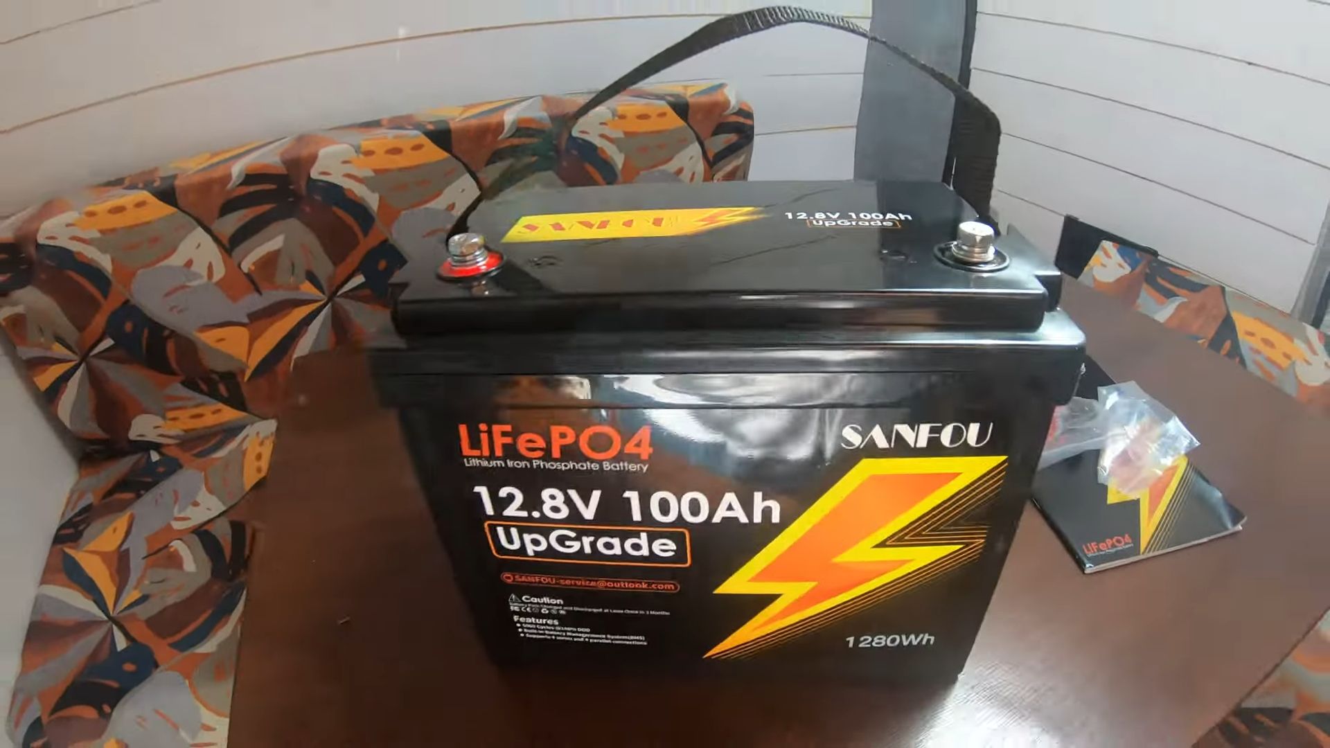 La batterie Sanfou 100Ah hors de son carton